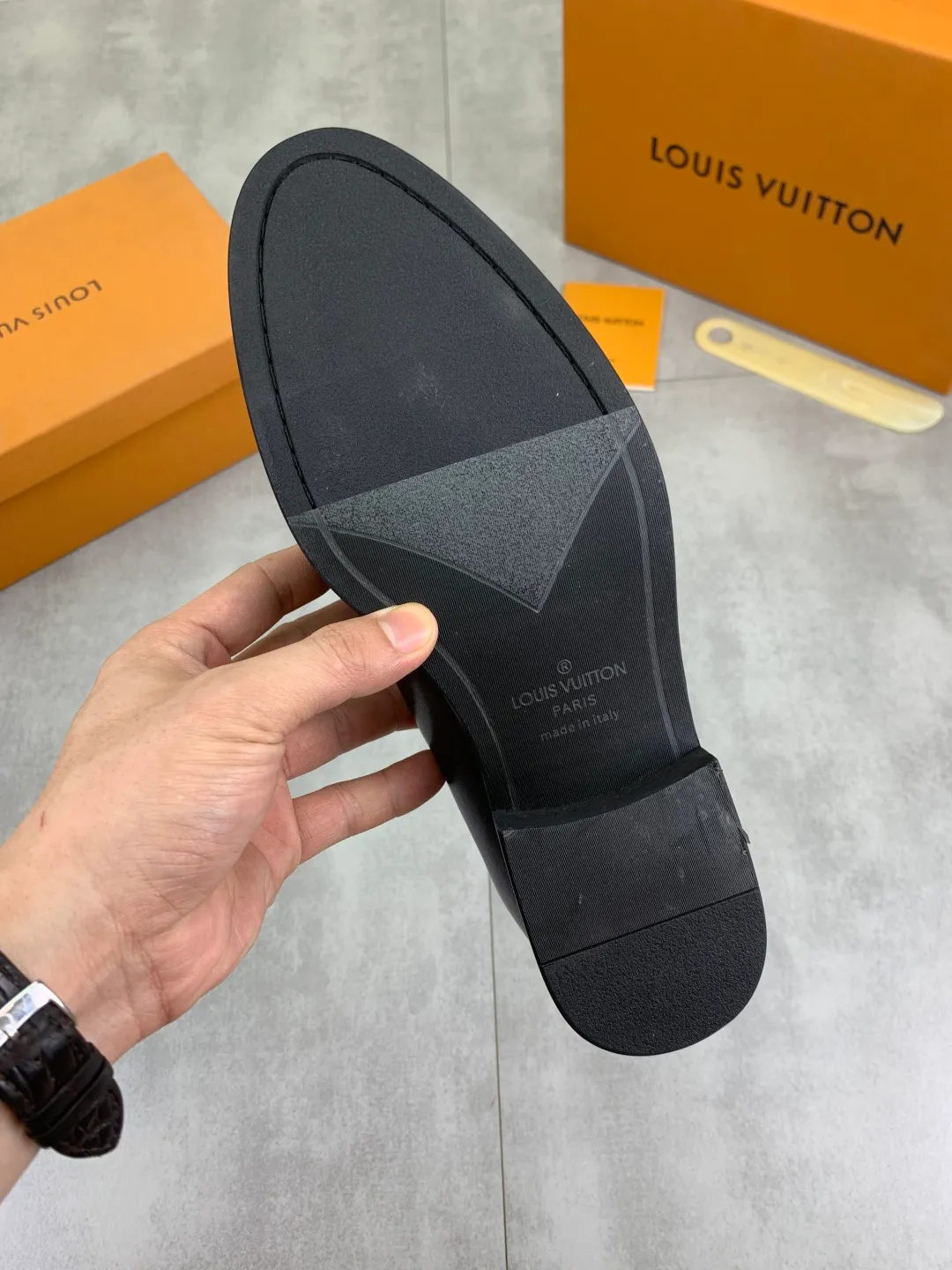 Men's Men's Shoes 💰P420 [New Style] 💰Yangli💎💎💎[Louis Vuitton] LV high-end men's formal business leather shoes, original order 1:1! Original imported calfskin, original metal buckle, imported sheepskin lining for feet, original outsole, men's shoe size: 39-45 (38.46 customized) black optional